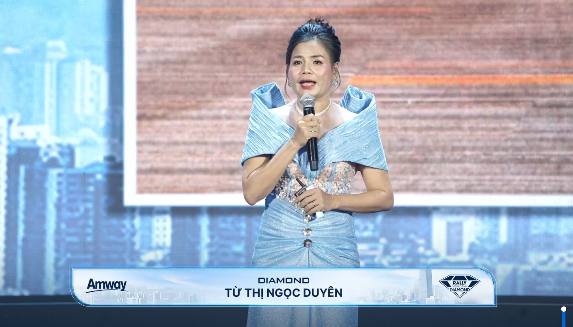 CÂU CHUYỆN THÀNH CÔNG CỦA DIAMOND TỪ THỊ DUYÊN